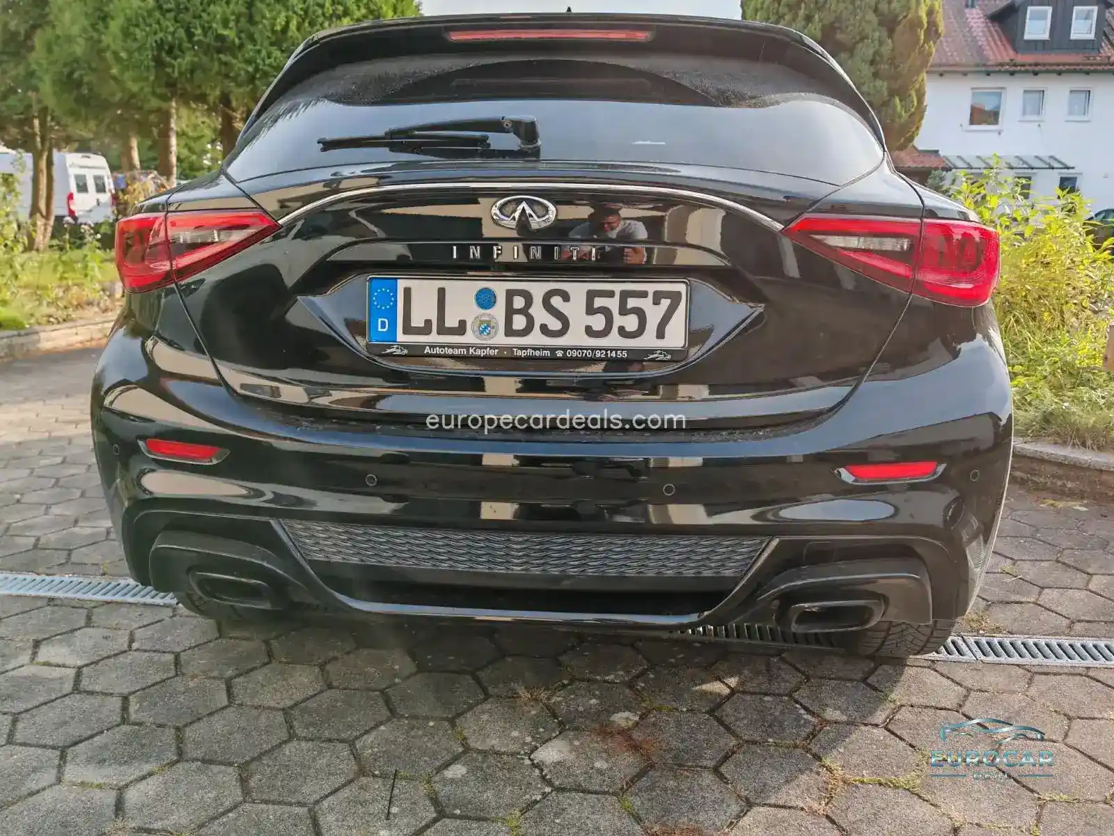 Infiniti Q30