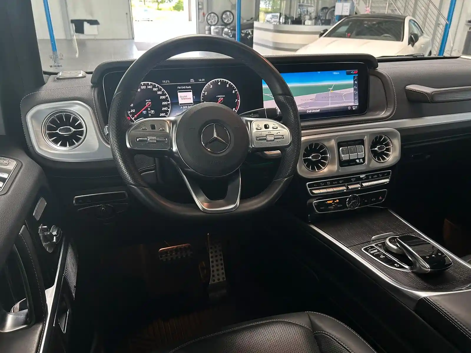 Mercedes-Benz G 500