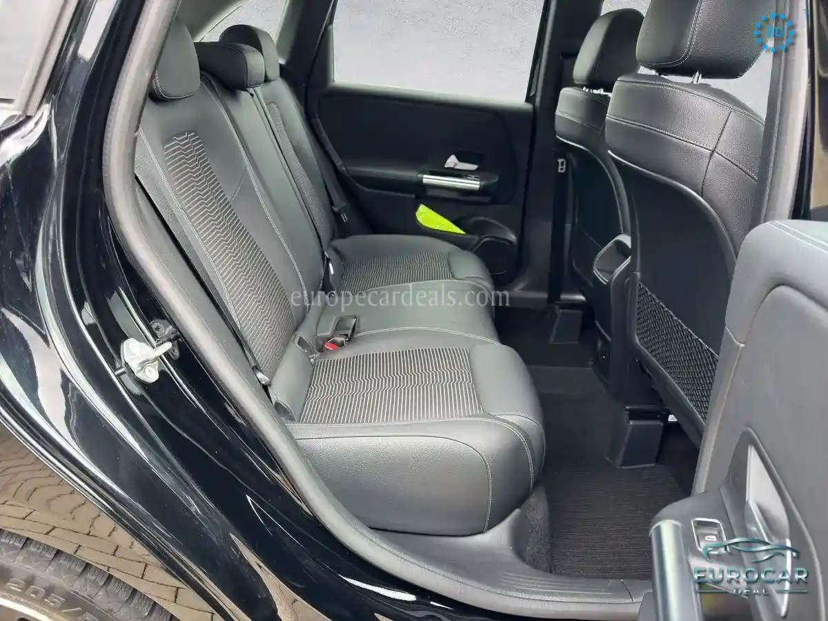 Mercedes-Benz B 180