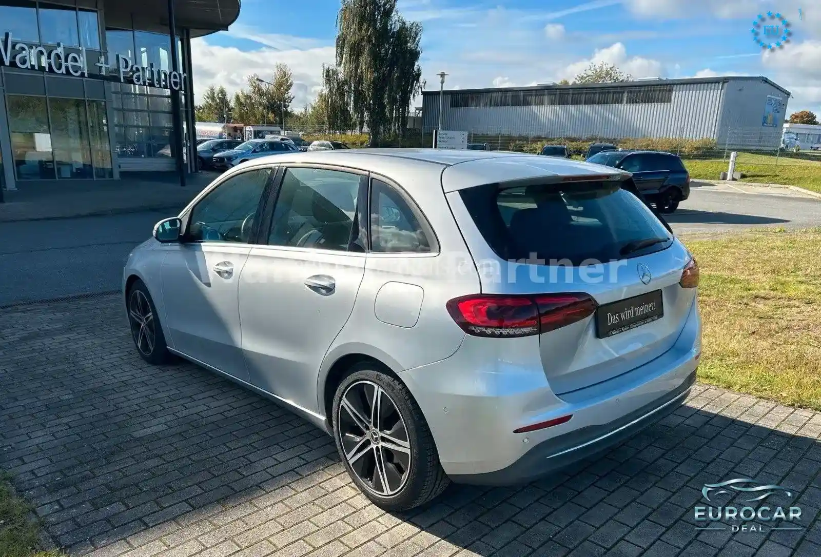Mercedes-Benz B 180