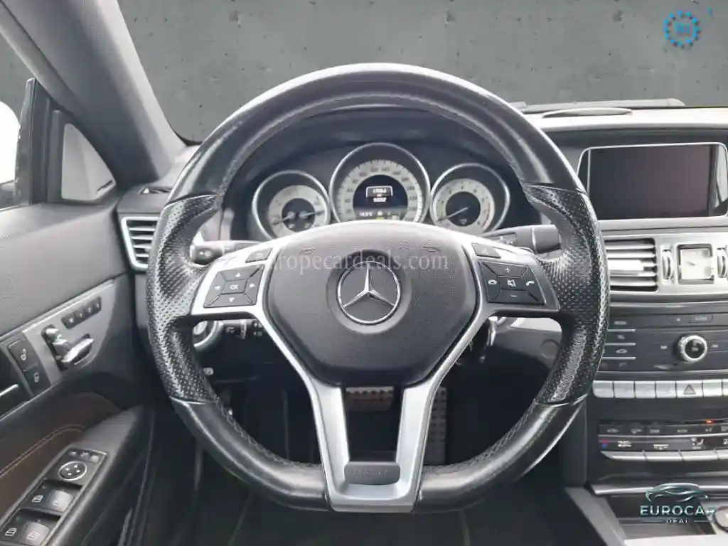 Mercedes-Benz E 320