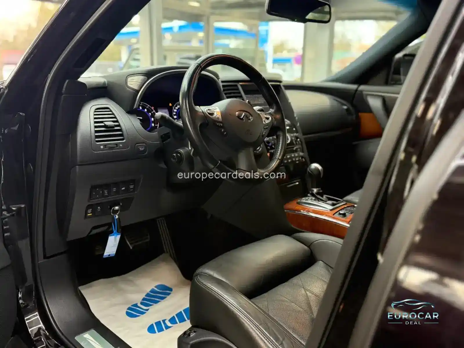 Infiniti QX70