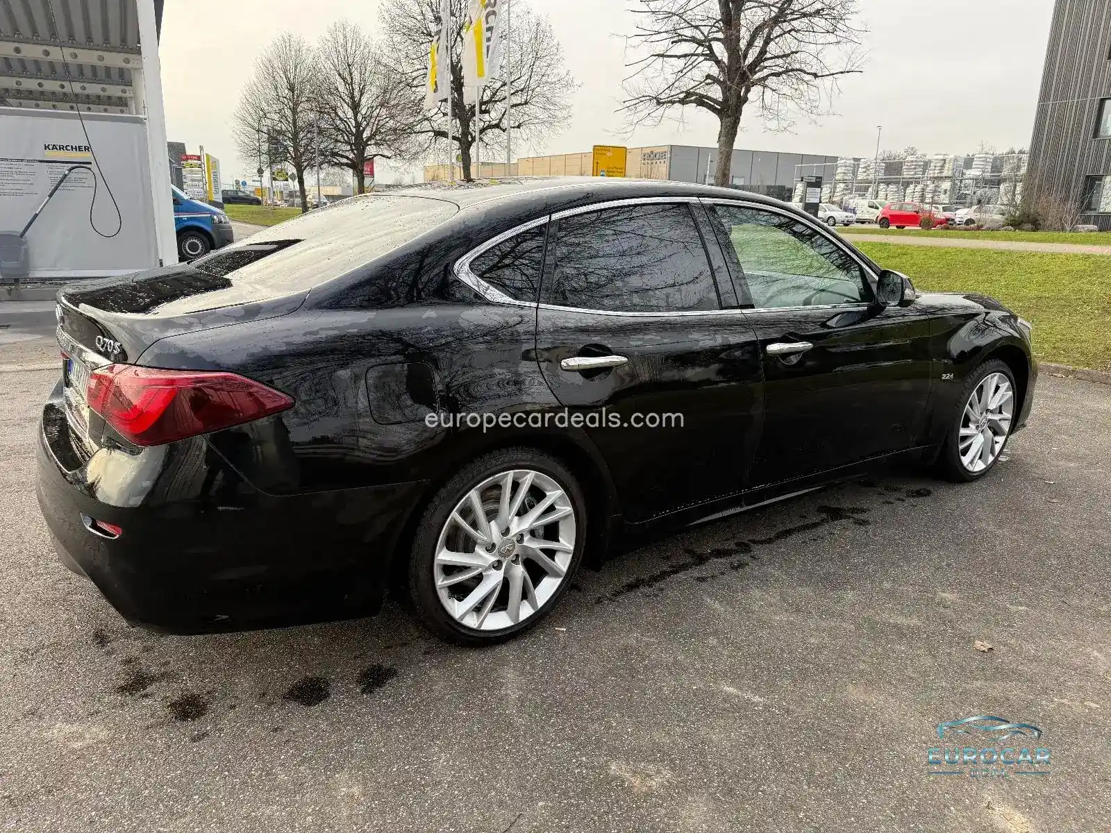 Infiniti Q70