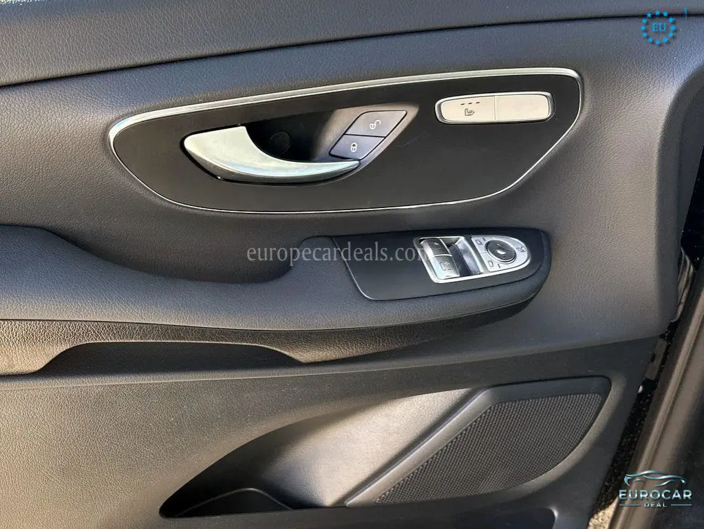 Mercedes-Benz V 220