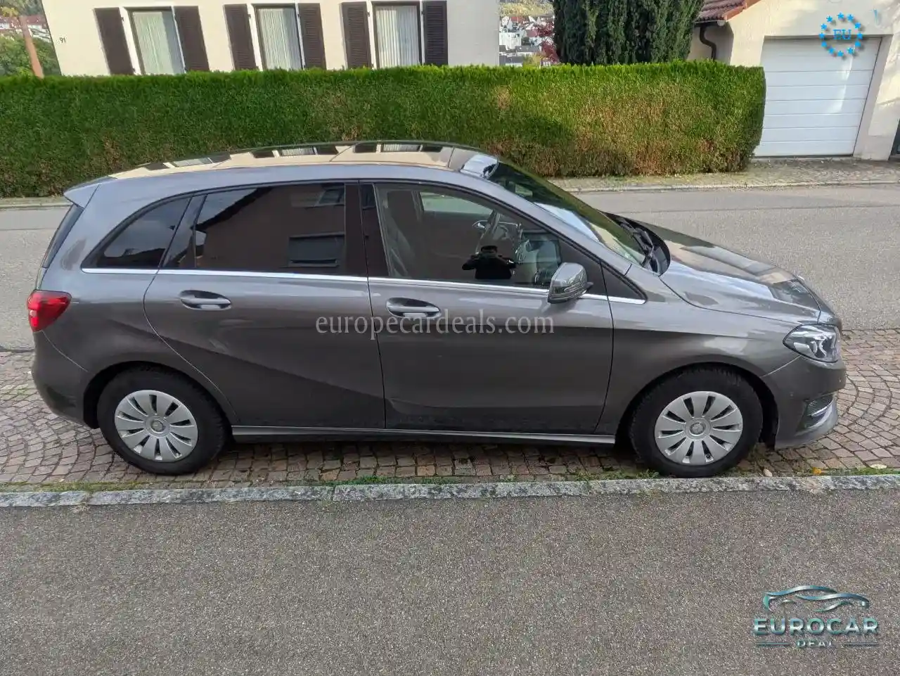 Mercedes-Benz B 180