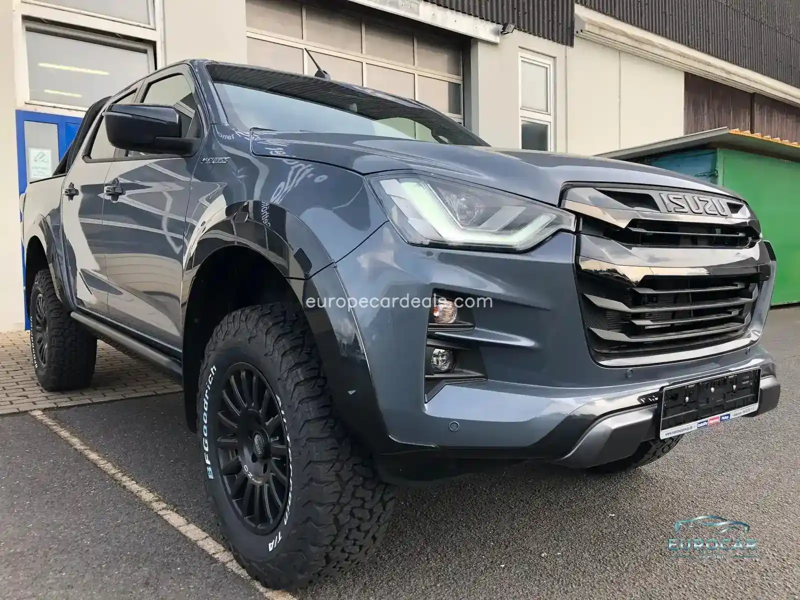 Double Cab V-Cross AT + hohes Fahrwerk +