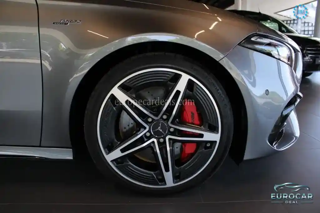 Mercedes-Benz A 45 AMG