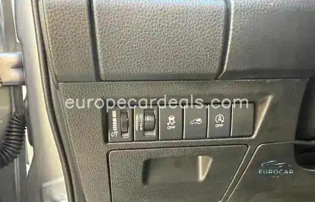 Space Cab 4X4 Allrad LSE Autom.MY2025 Lede