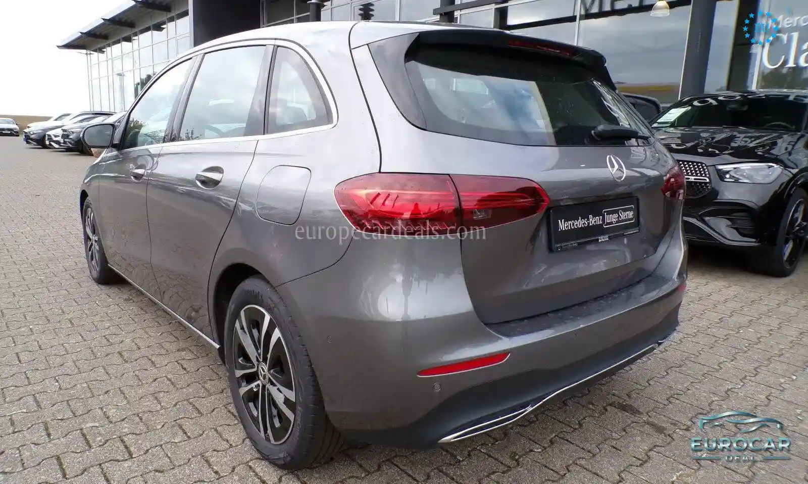 Mercedes-Benz B 180