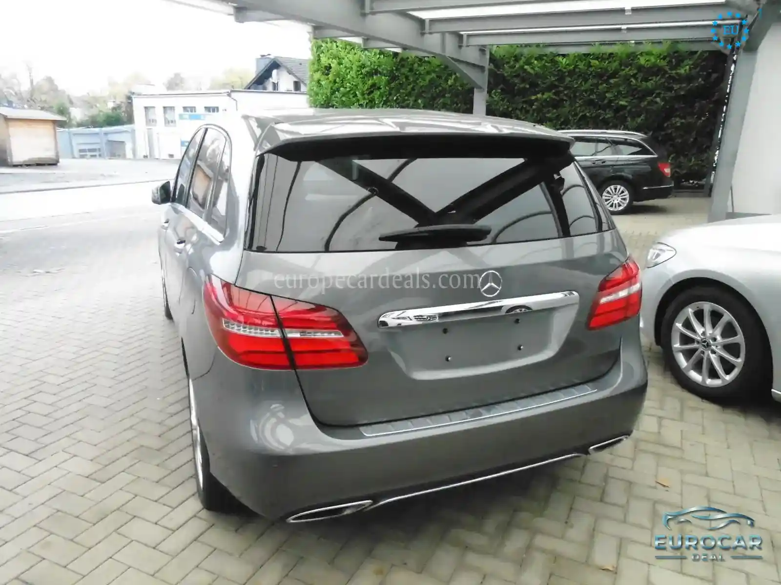 Mercedes-Benz B 180