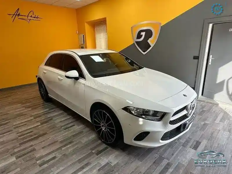 Mercedes-Benz A 220
