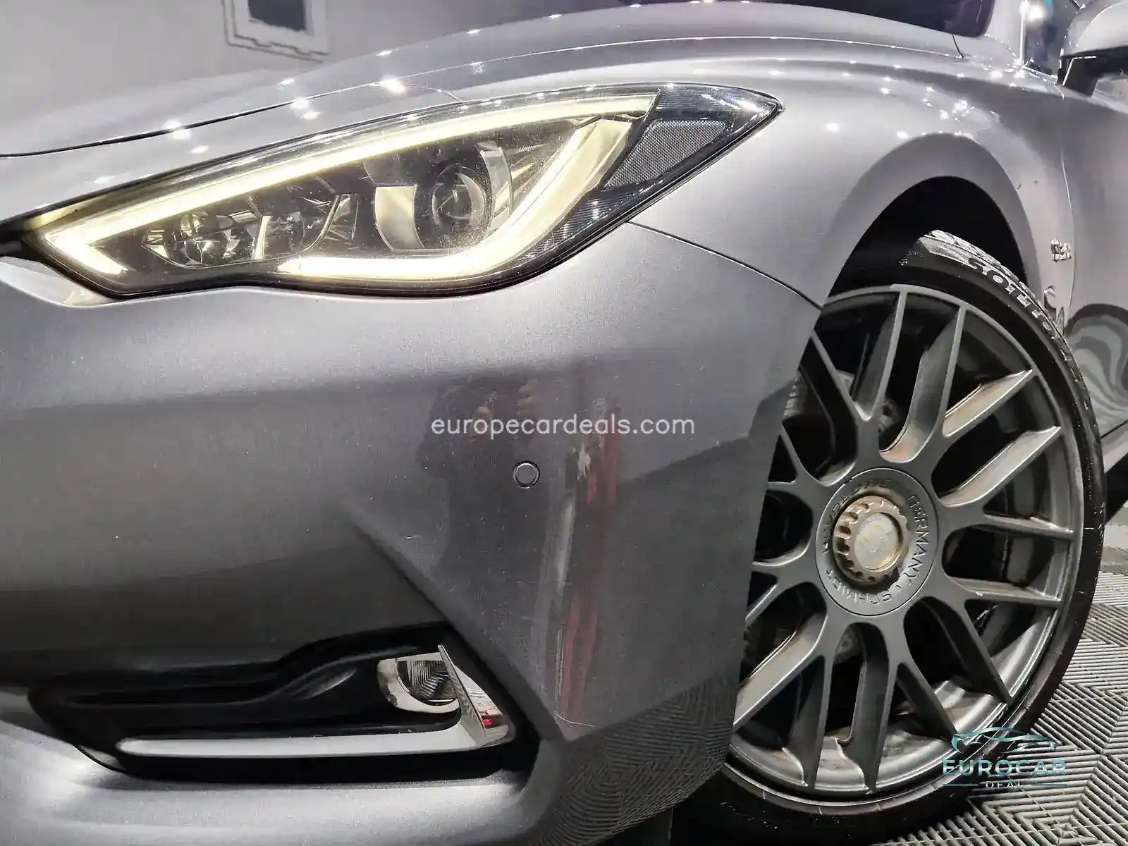 Infiniti Q60