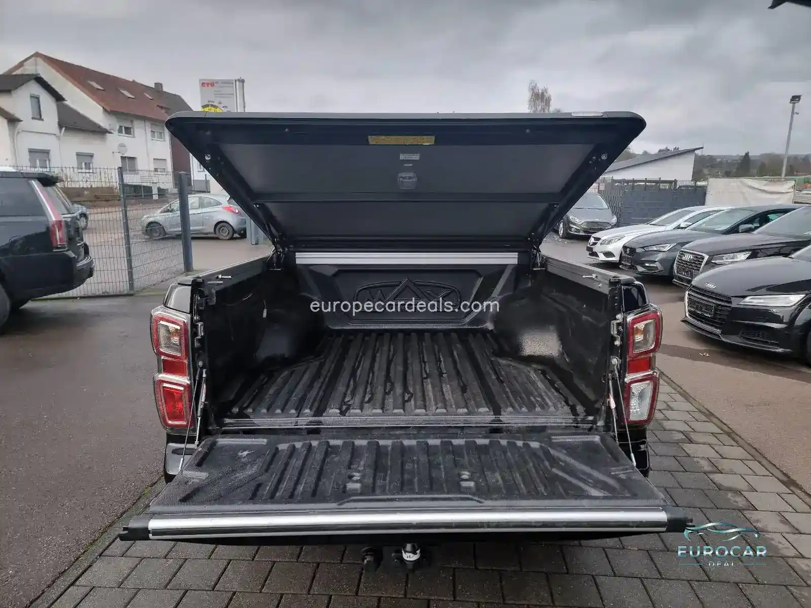 DoKa 4WD Aut Leder Navi LED Kamera Keyless
