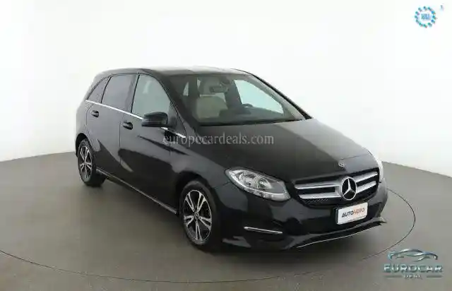 Mercedes-Benz B 180