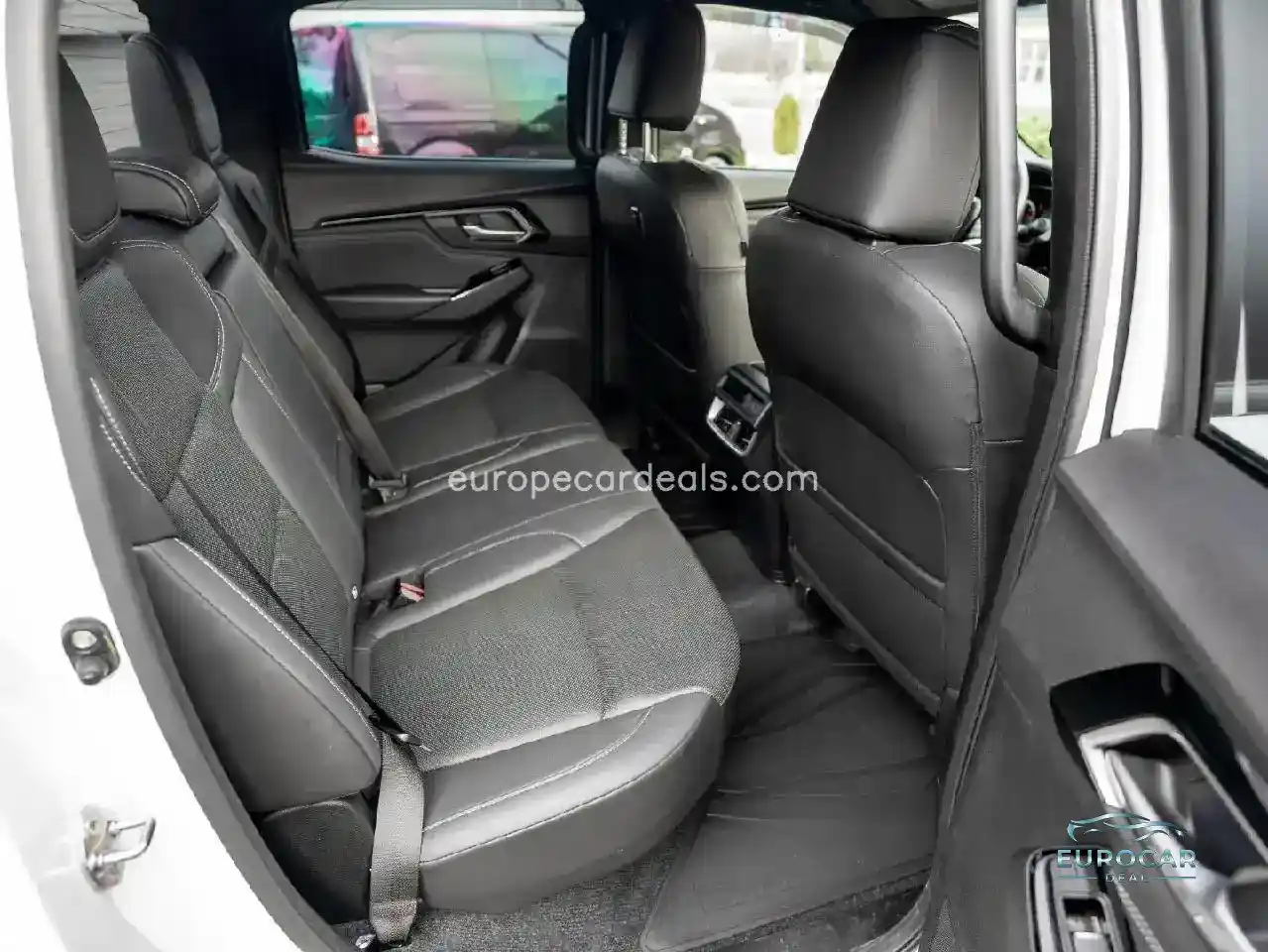 Double Cab 4WD V-CROSS
