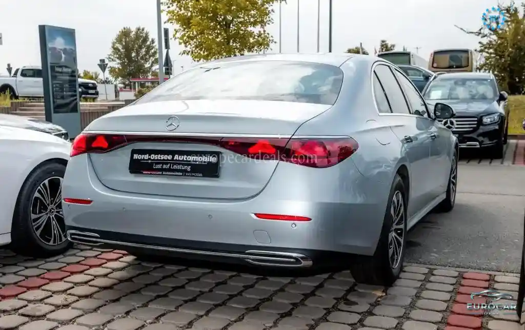 Mercedes-Benz E 220