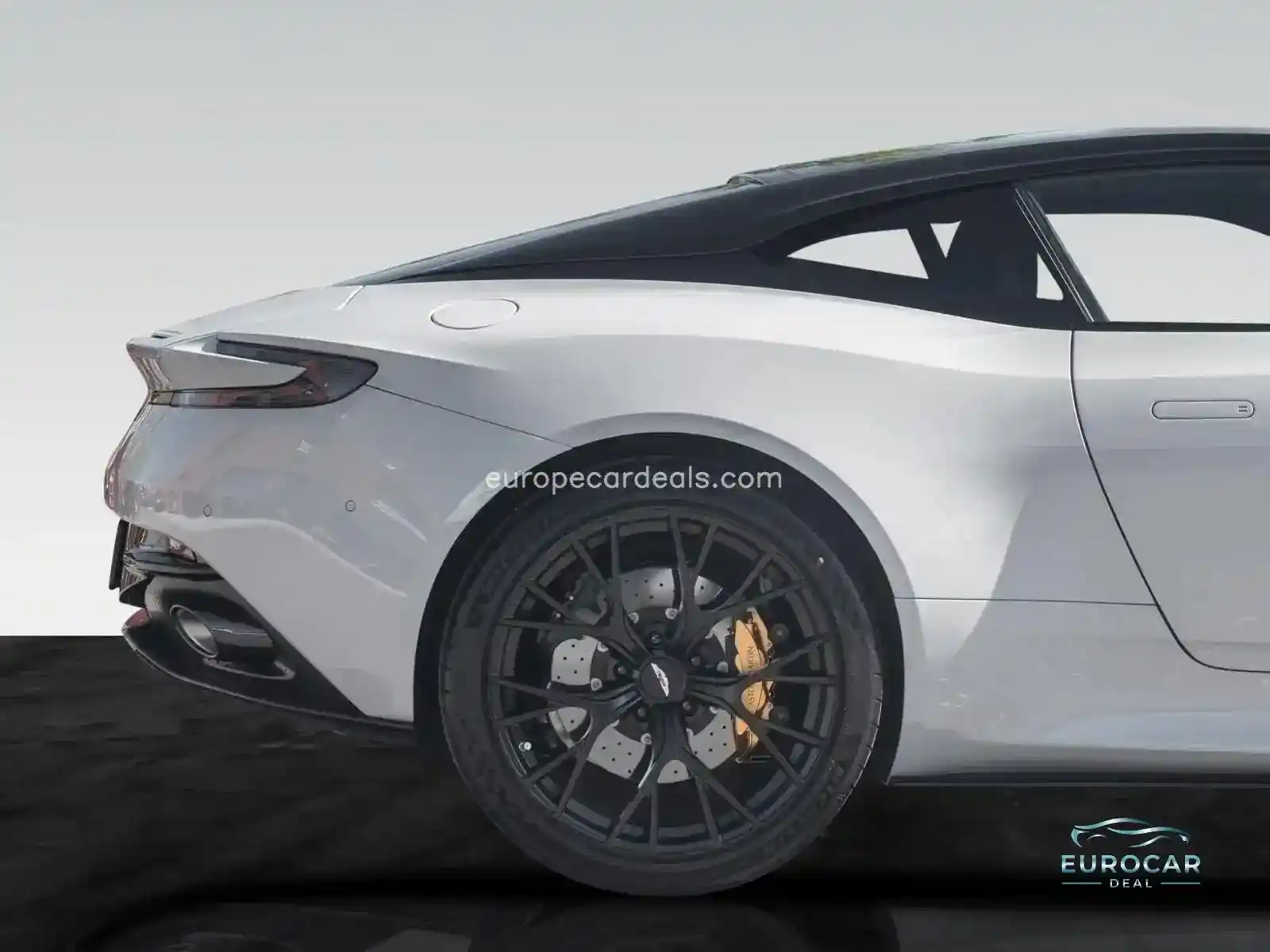 Aston Martin DB12