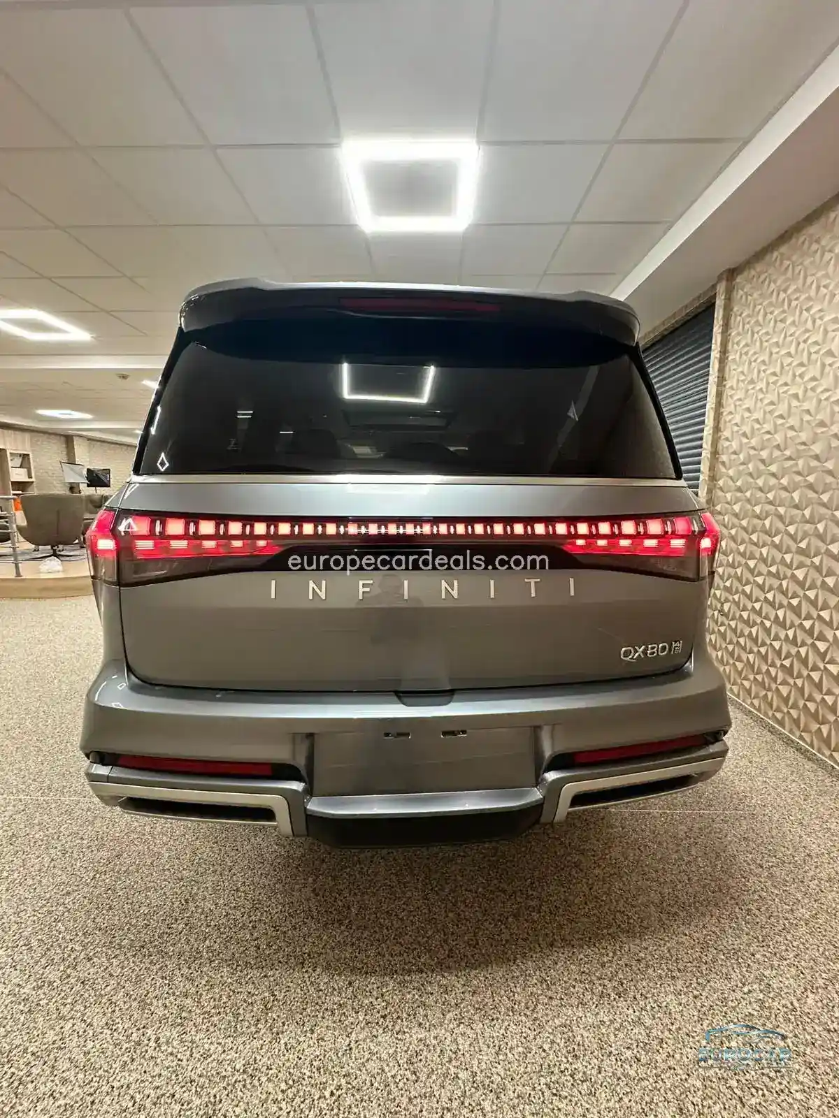 Infiniti QX80