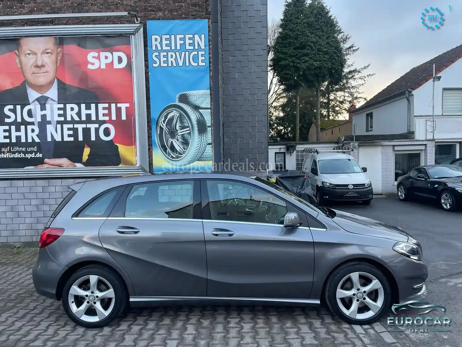 Mercedes-Benz B 180