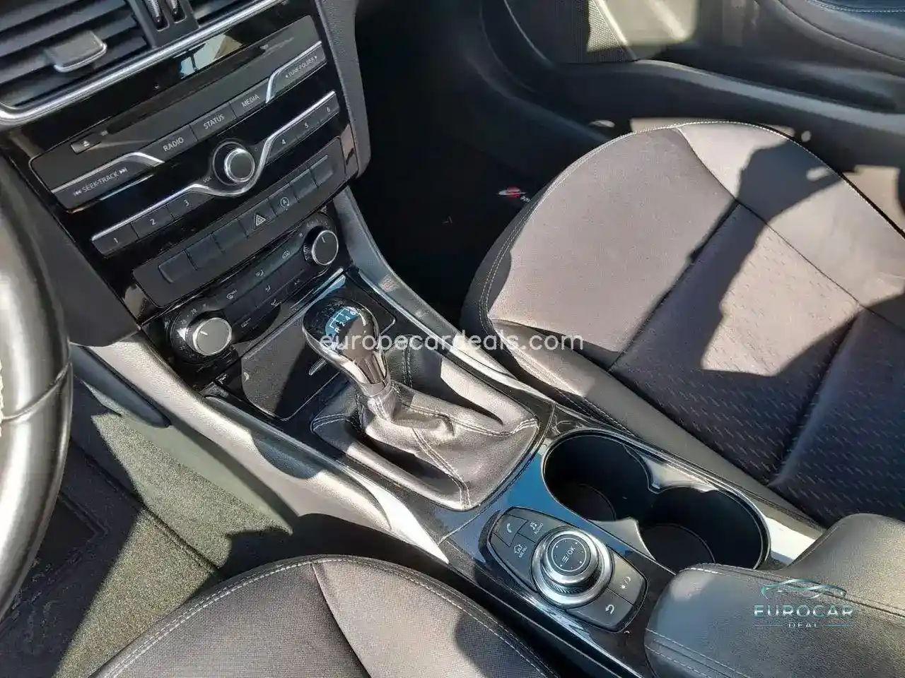 Infiniti Q30