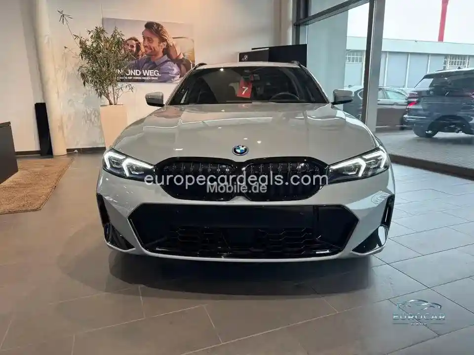 BMW 330