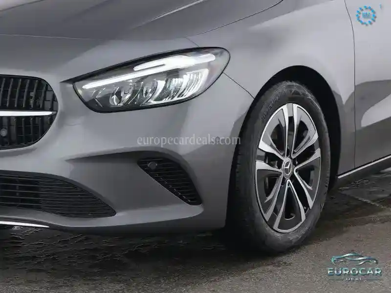 Mercedes-Benz B 180