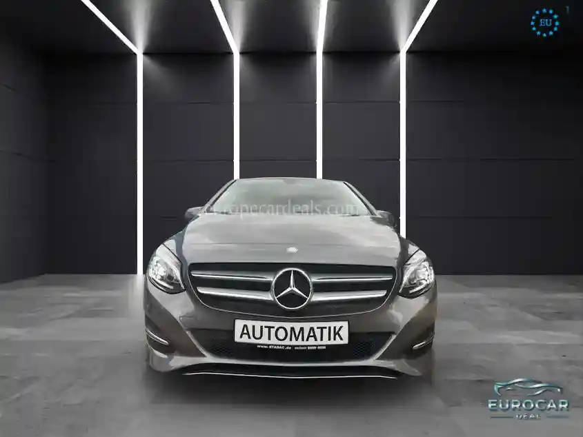 Mercedes-Benz B 180