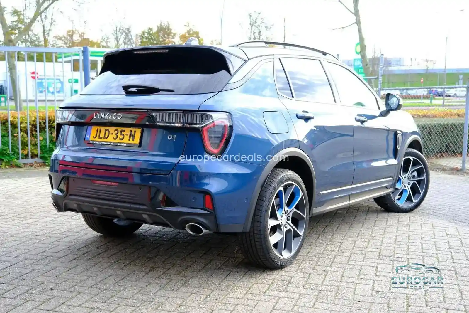 Lynk&Co 01