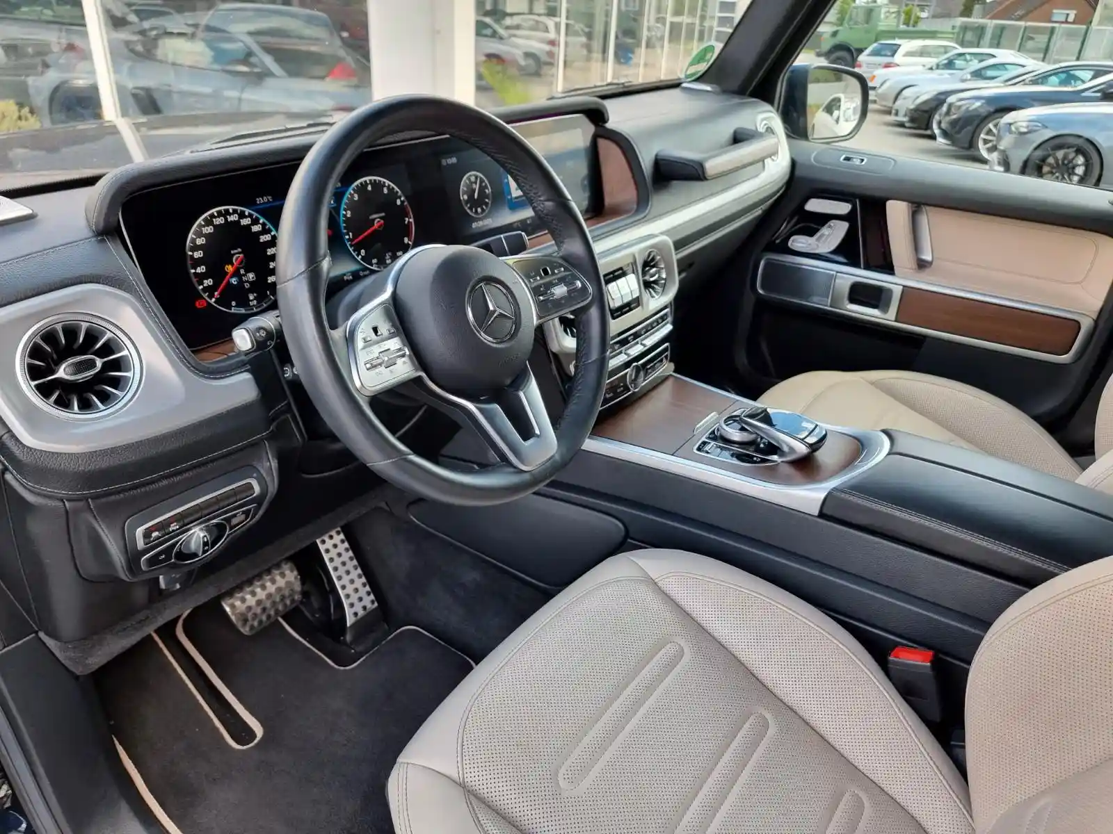 Mercedes-Benz G 500
