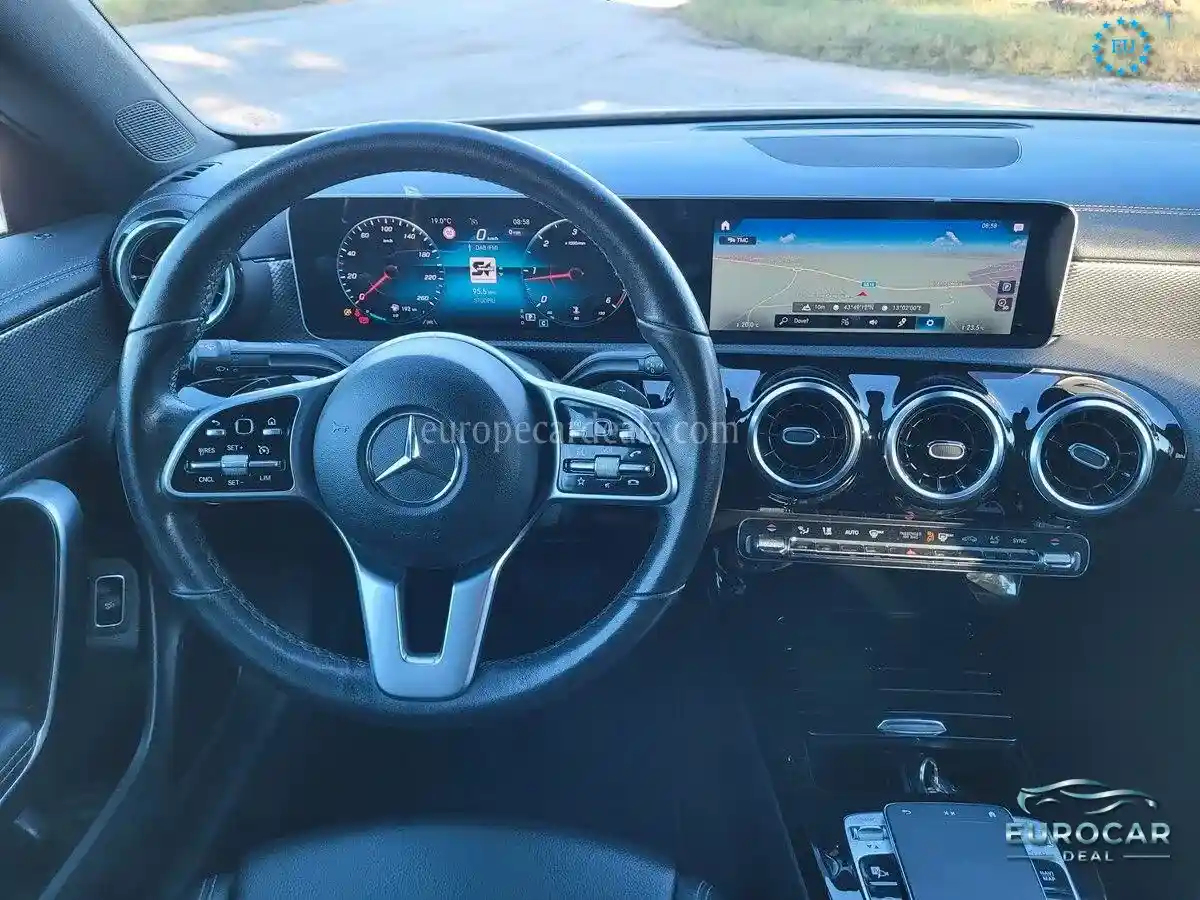 Mercedes-Benz CLA 200
