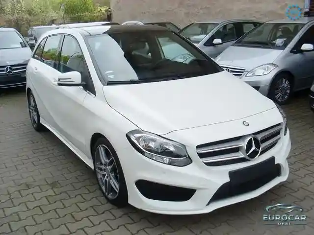 Mercedes-Benz B 180