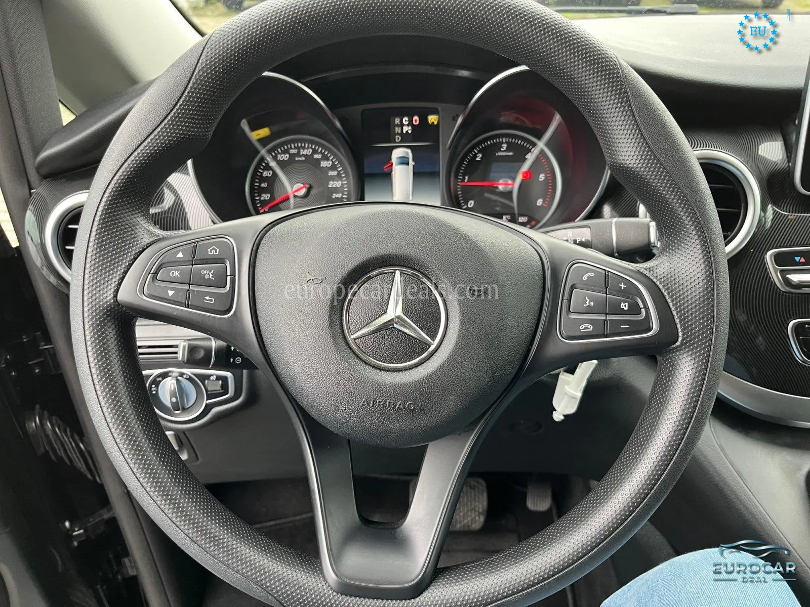 Mercedes-Benz V 220