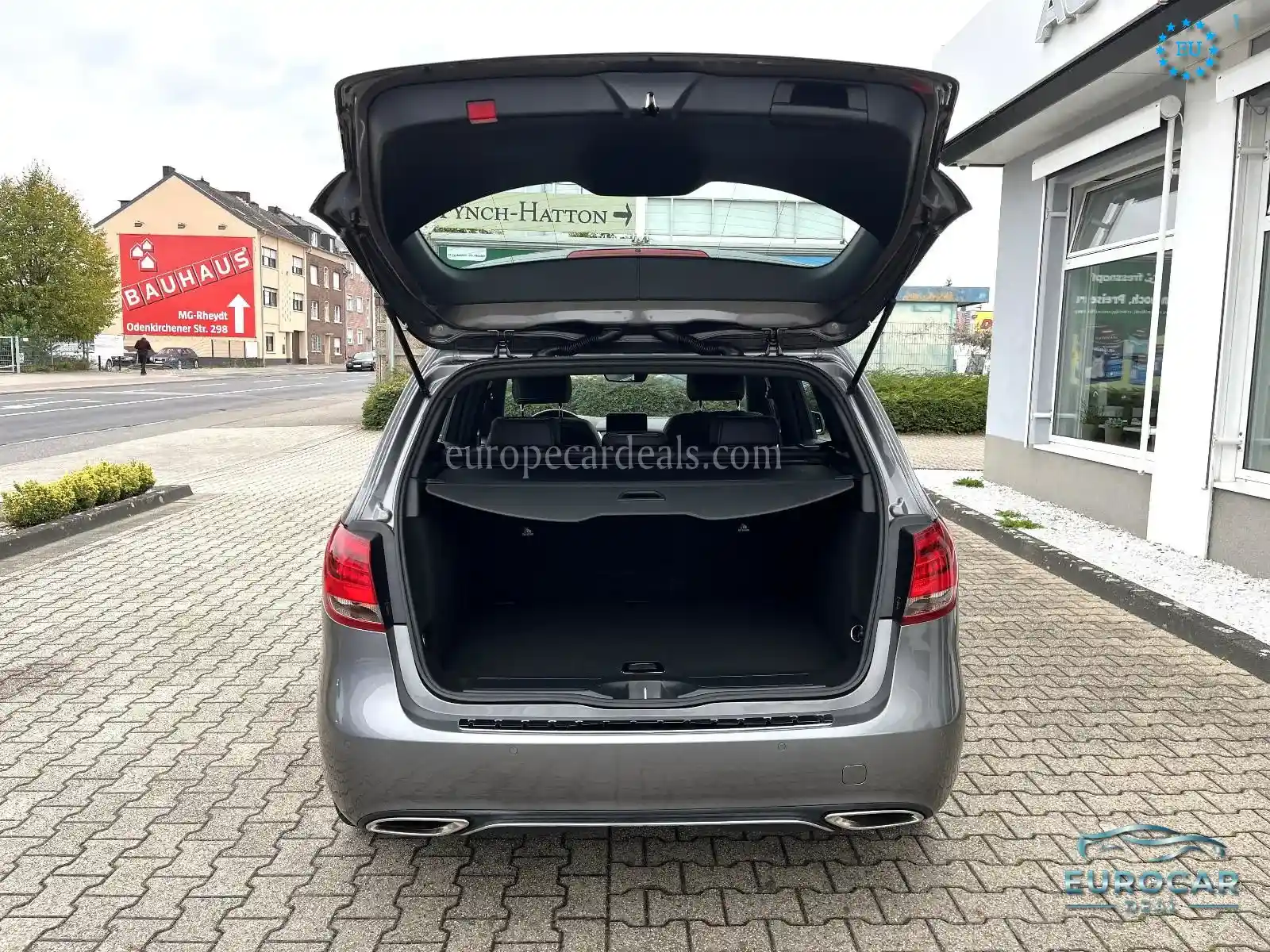 Mercedes-Benz B 180