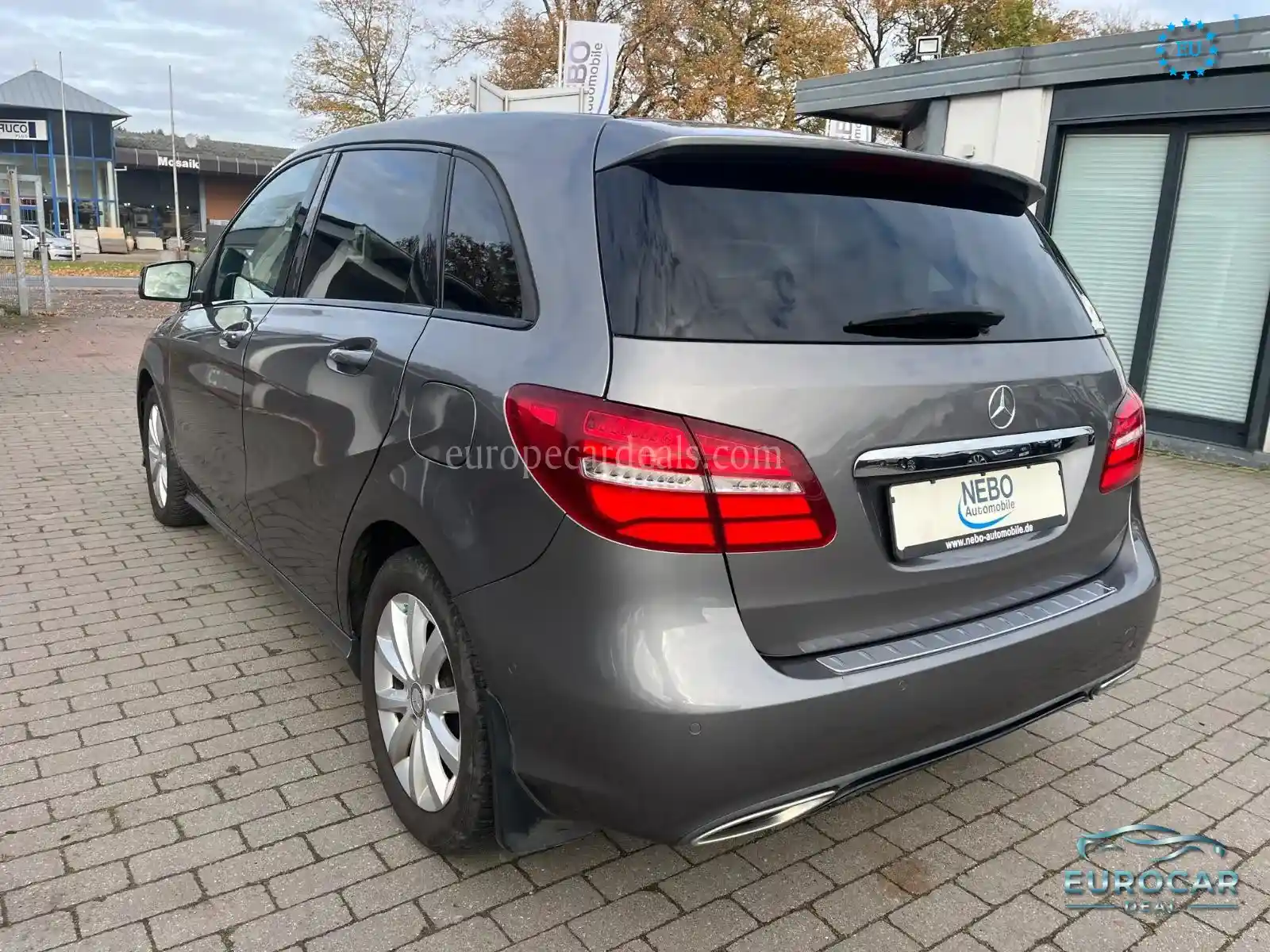 Mercedes-Benz B 180