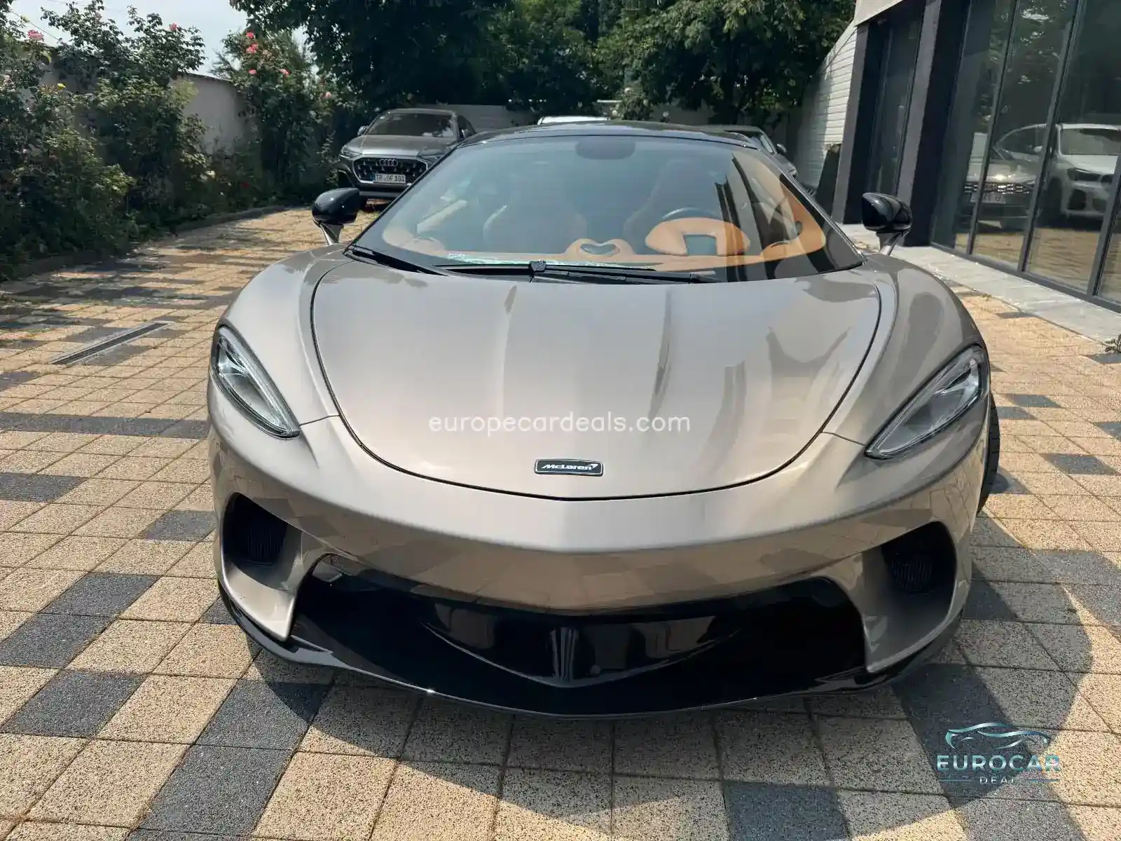 McLaren GT