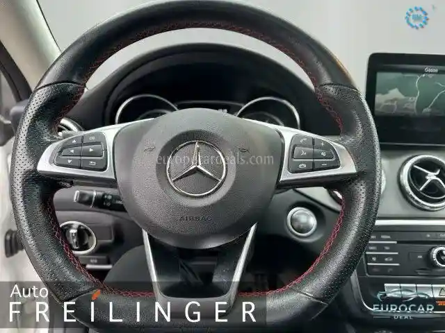 Mercedes-Benz CLA 200 Shooting Brake