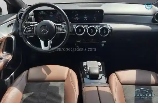 Mercedes-Benz A 220