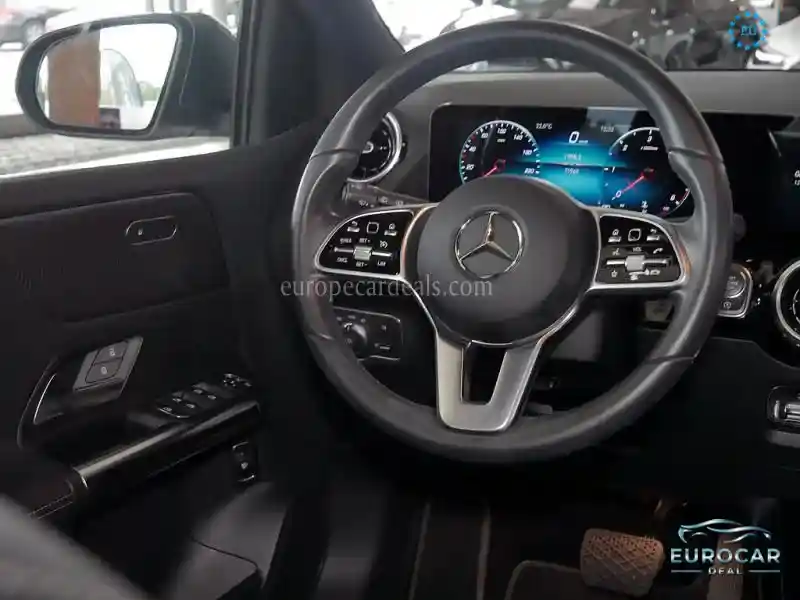 Mercedes-Benz B 220