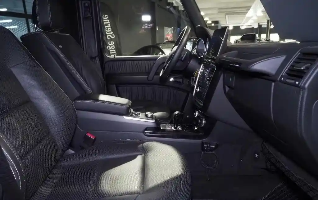 Mercedes-Benz G 500