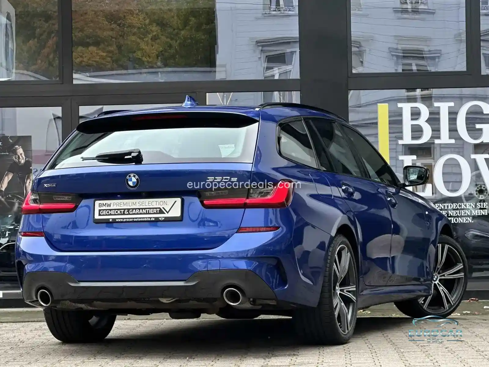 BMW 330
