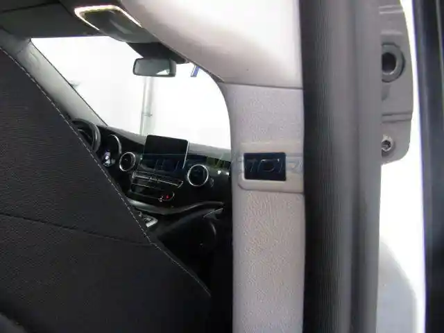 Mercedes-Benz V 200