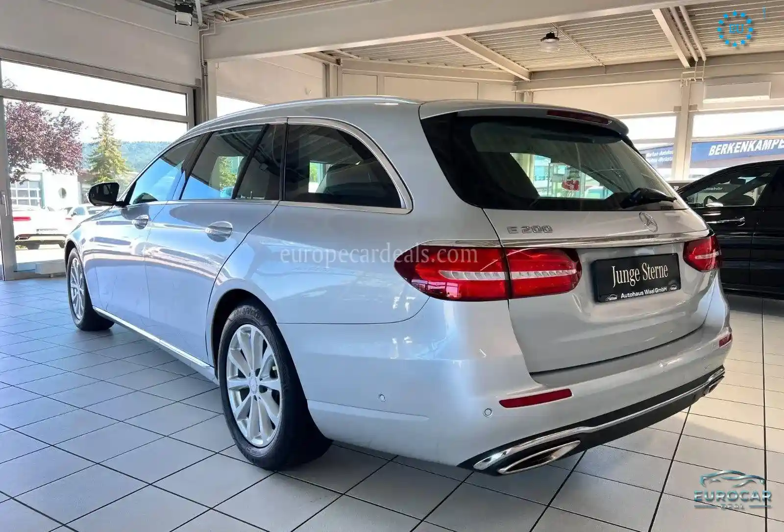 Mercedes-Benz E 200
