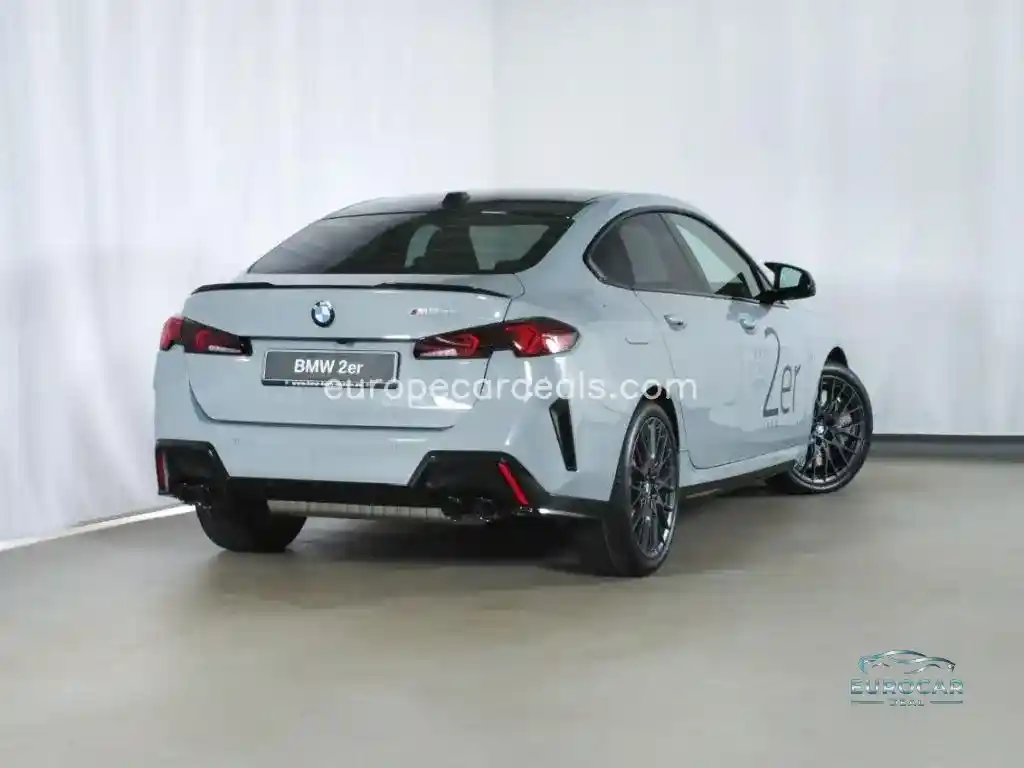 BMW M235