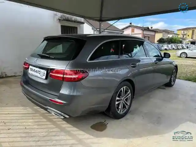Mercedes-Benz E 200