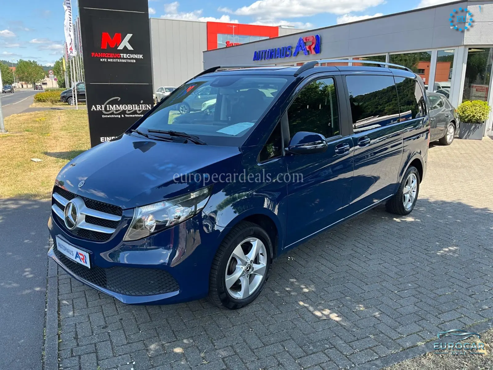 Mercedes-Benz V 220