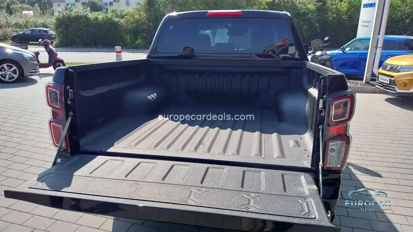 Double Cab 4×4 V-Cross A/T