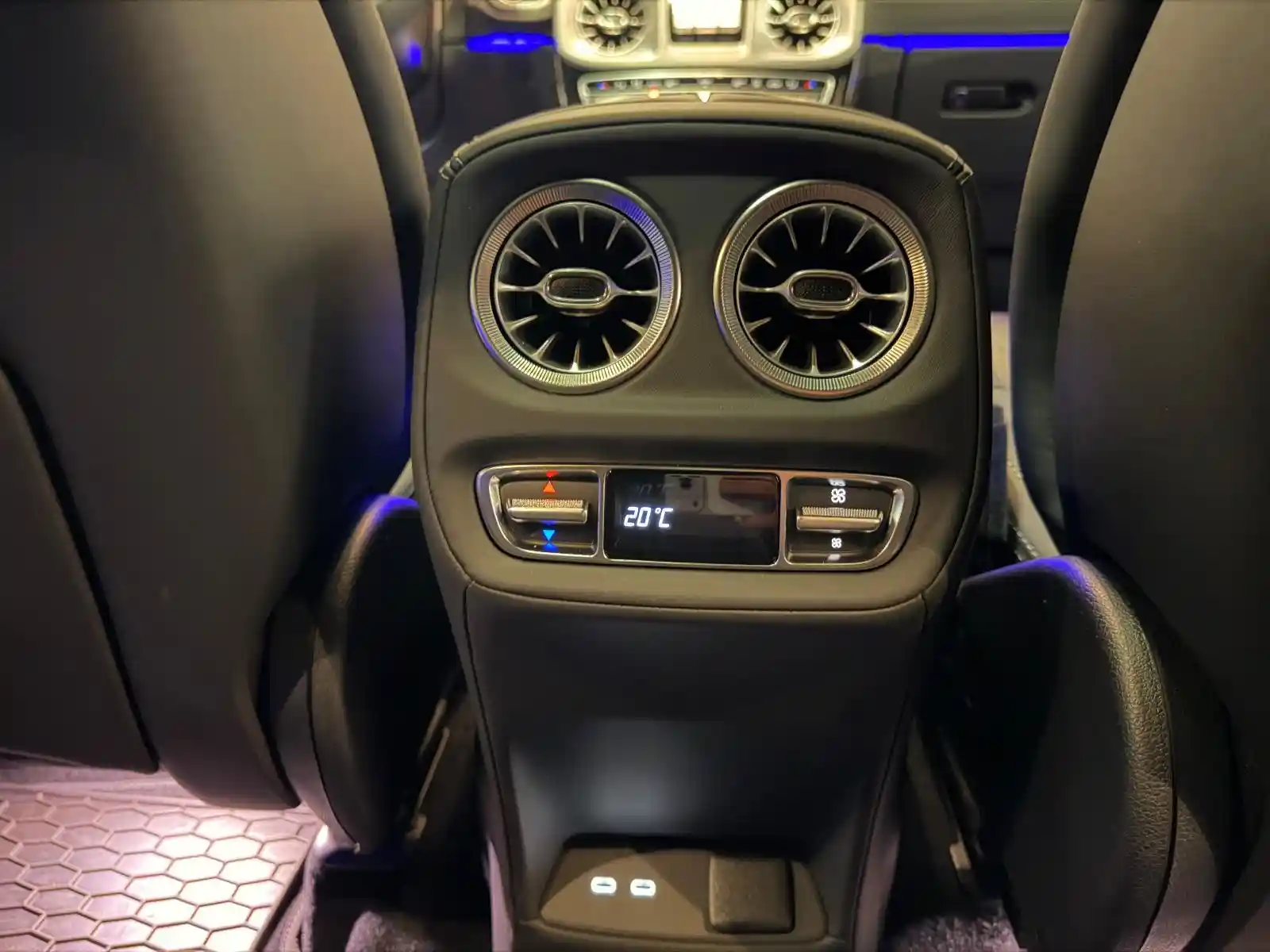 Mercedes-Benz G 500
