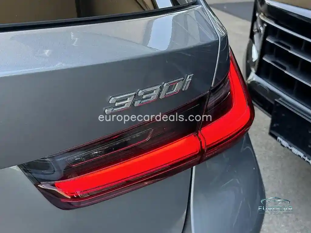 BMW 330