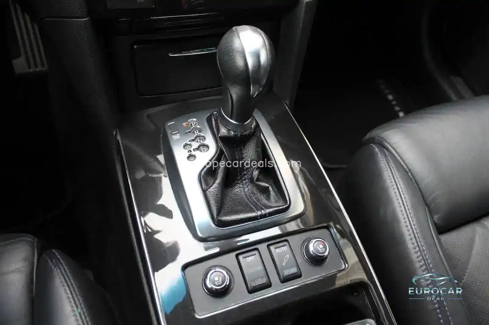 Infiniti QX70