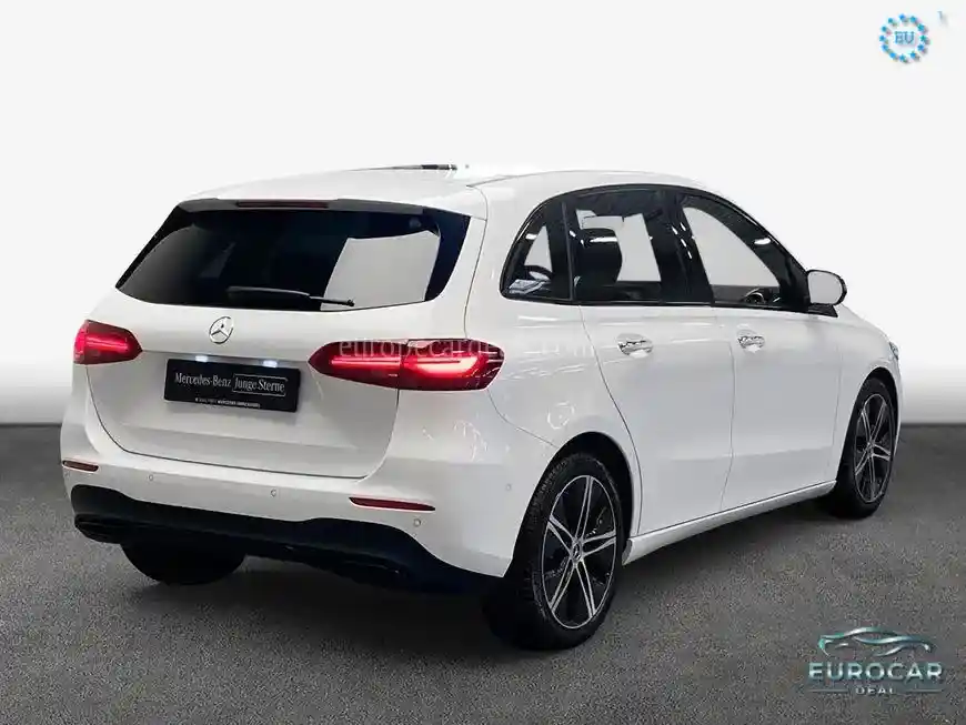 Mercedes-Benz B 180